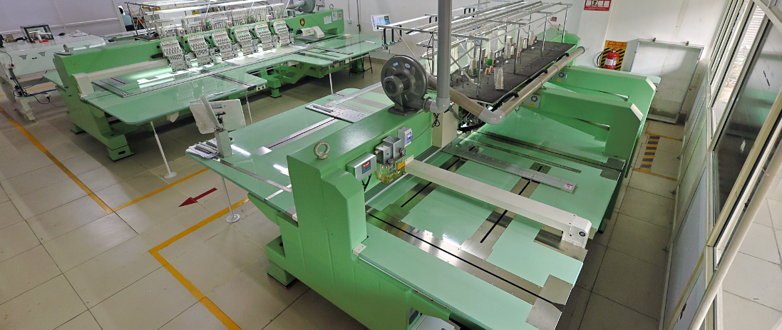  Design & Sampling Embroidery Studio 